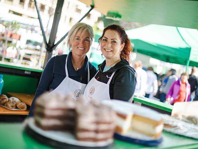 fruehlingsfest-2024-baeuerinnen-kuchen-tg-naturns-fotostudio-2000-14