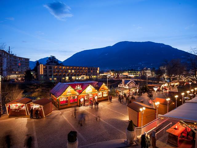 meraner-weihnacht-markt-staende-tg-naturns-idm-suedtirol-alex-filz