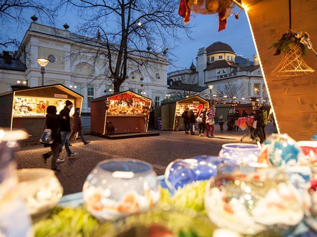 meraner-weihnacht-staende-lichter-tg-naturns-idm-suedtirol-alex-filz