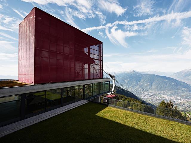 La stazione a monte della funivia di Merano 2000