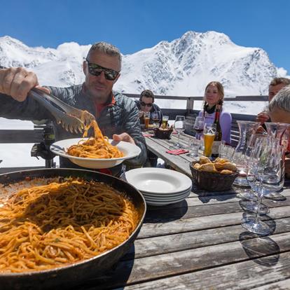 Lyžarské chaty a alpské pastviny ve Schnalstalu